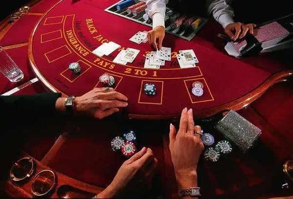 luckace Casino games interface on a mobile screen in the Philippines